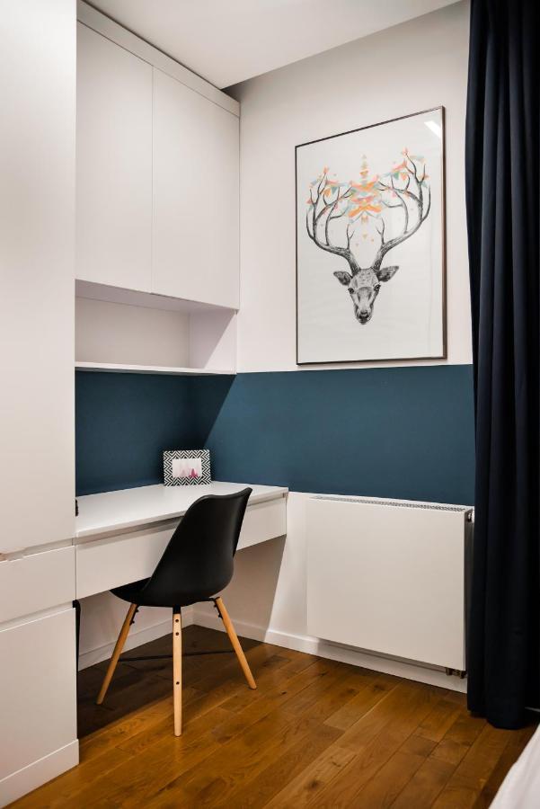 Qbik Artistic Cityscape Apartment Warsaw