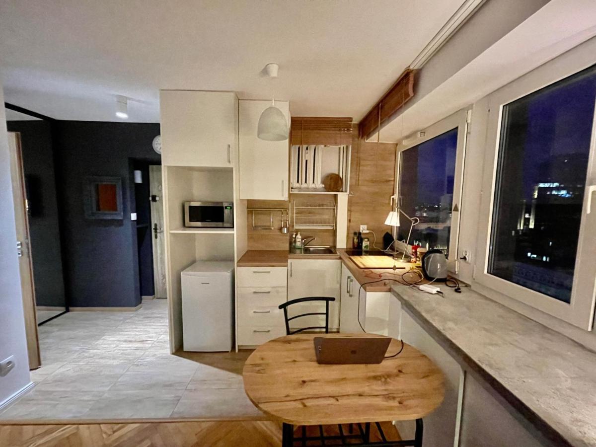 Apartment Super Grey 2 Metro Fast Wifi 65'tv Netflix Hbo Appletv+