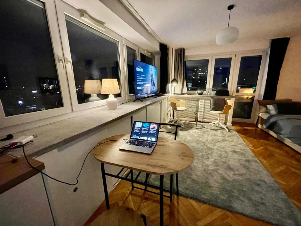 Apartment Super Grey 2 Metro Fast Wifi 65'tv Netflix Hbo Appletv+ *