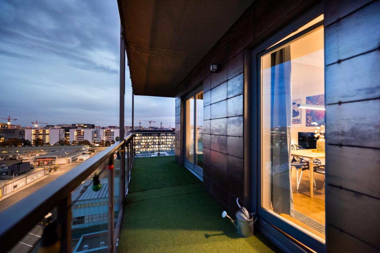 Qbik Artistic Cityscape Apartment *