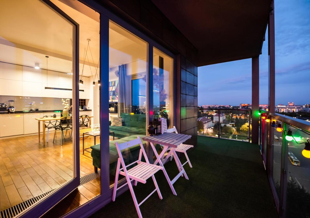 Qbik Artistic Cityscape Apartment Warsaw