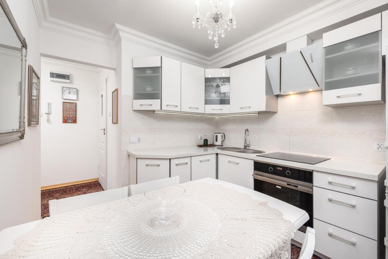 Chmielna 104 By Homeprime Apartment