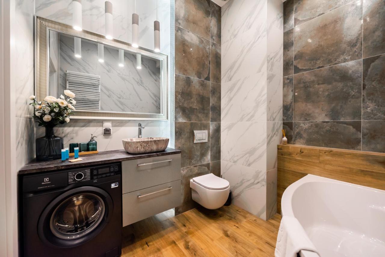 Apartment Zlota Sophisticated Warsaw
