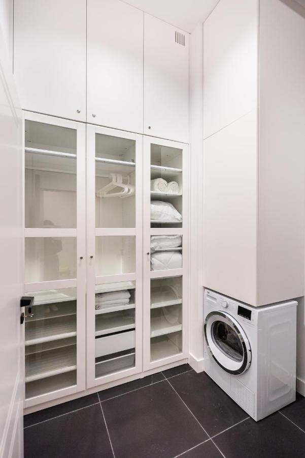 Zlota Sophisticated Apartment Warsaw