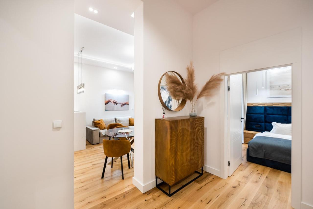 Apartment Zlota Sophisticated Warsaw