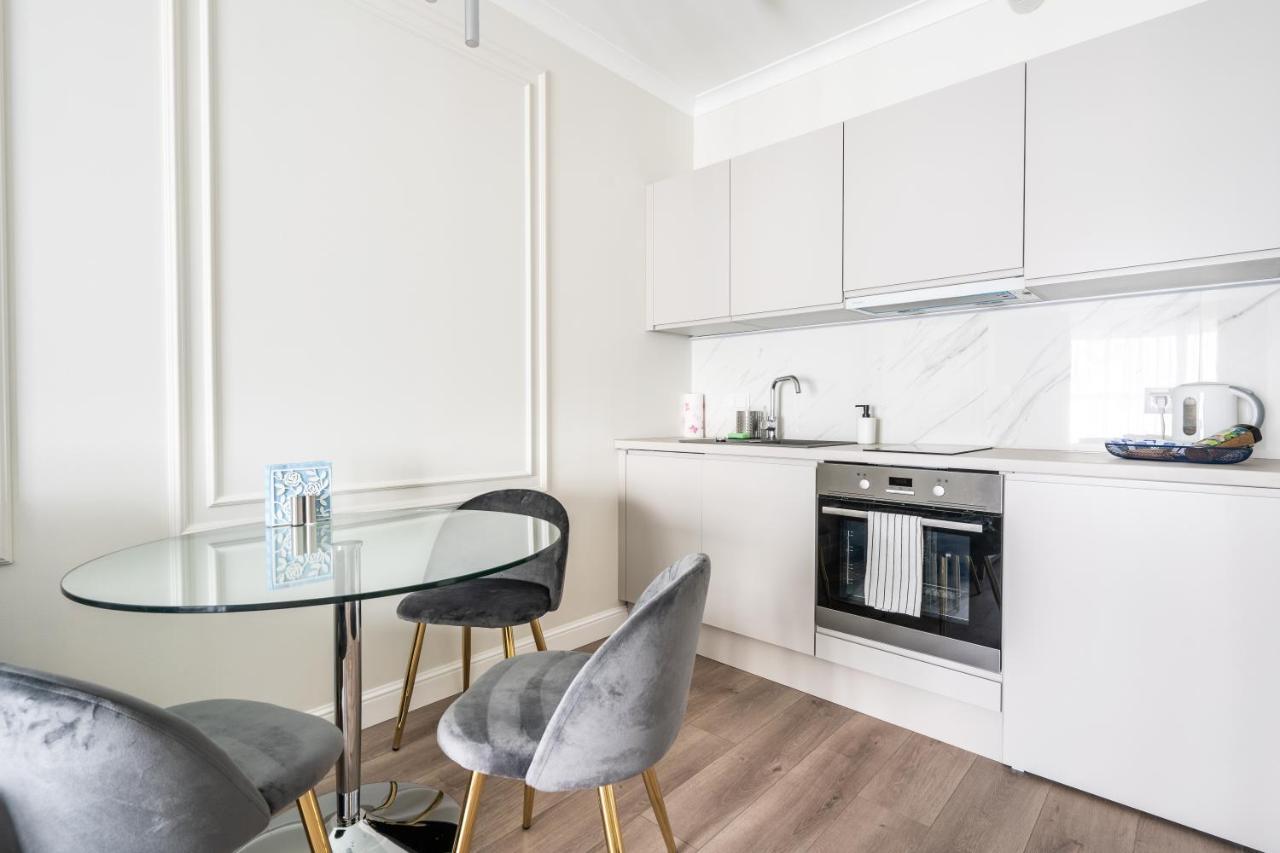 Apartment Apartament Mennica - Chic