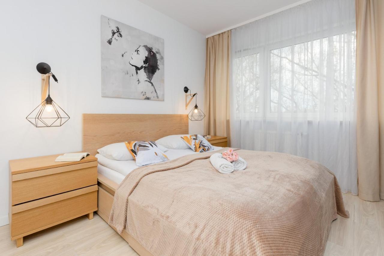 Sokolowska One Bedroom By Renters * Warsaw