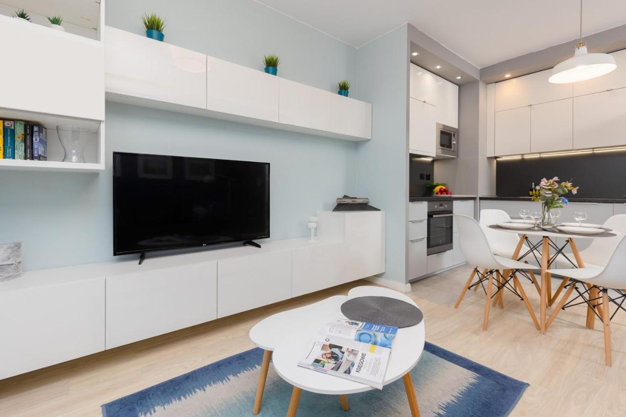 Sokolowska One Bedroom By Renters * Warsaw
