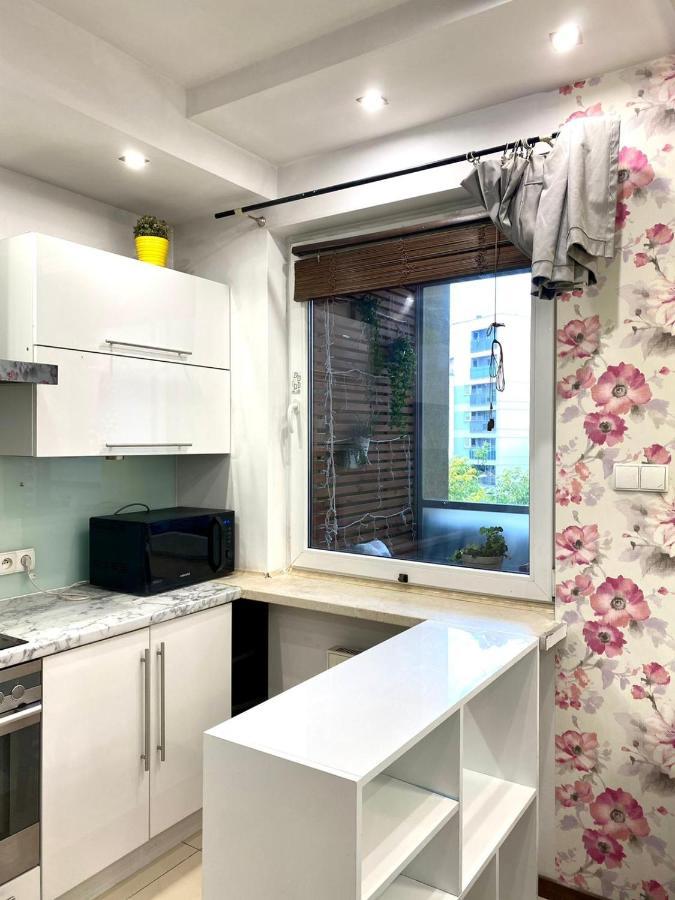 Apartment Bezagenta 2 Bedroom With Balcony Fast Wifi/free Underground Parking Warsaw