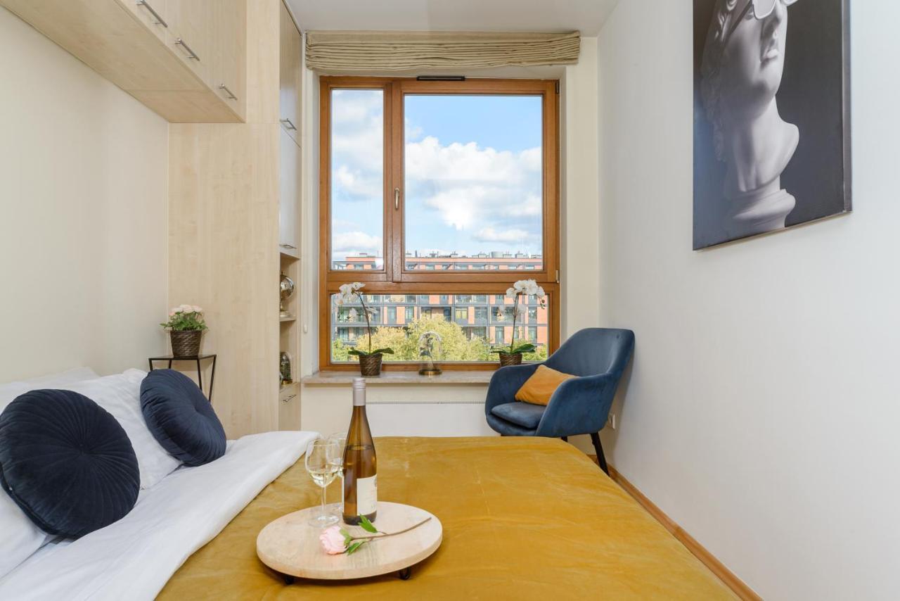 Apartment Lumina With A Large Balcony Near Presidential Palace And River *