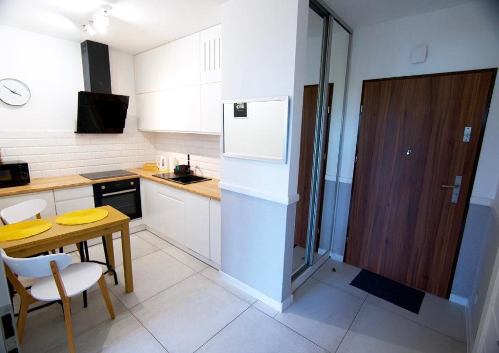 Apartamentysnu, Wola Komfort I Z Parkingiem Apartamento Varsóvia