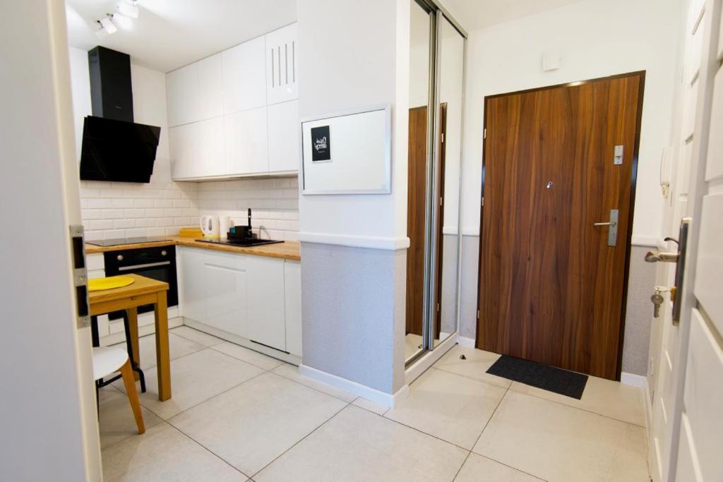 Apartamentysnu, Wola Komfort I Z Parkingiem Apartamento Varsóvia