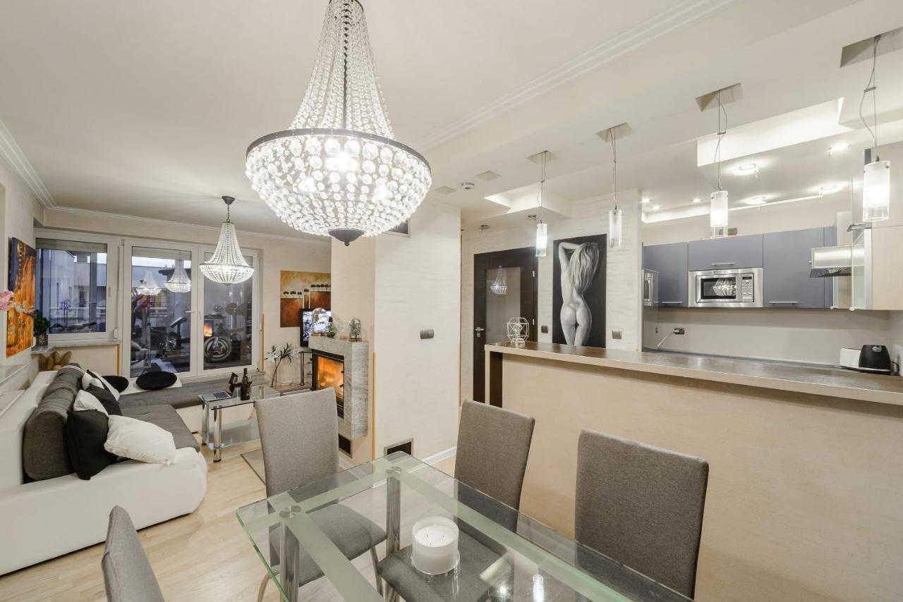Apartament With Gym And Sauna In *
