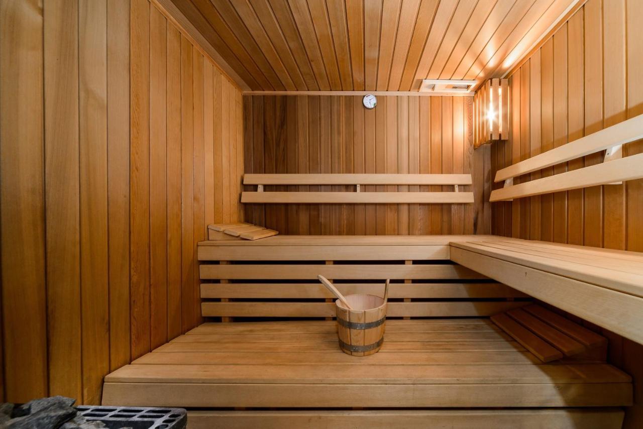 Apartament With Gym And Sauna In *