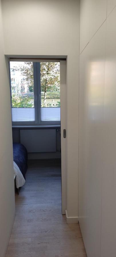 Be My Guest- Fontany Luxury Metro Wi-fi Free Parking Zone Apartment Warsaw