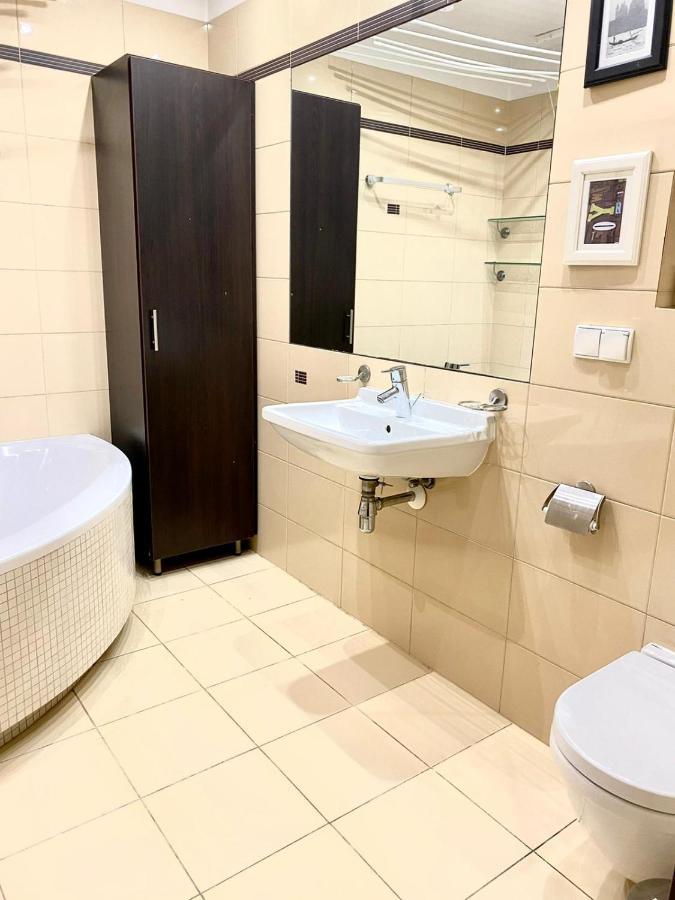 Bezagenta 2 Bedroom With Balcony Fast Wifi/free Underground Parking *