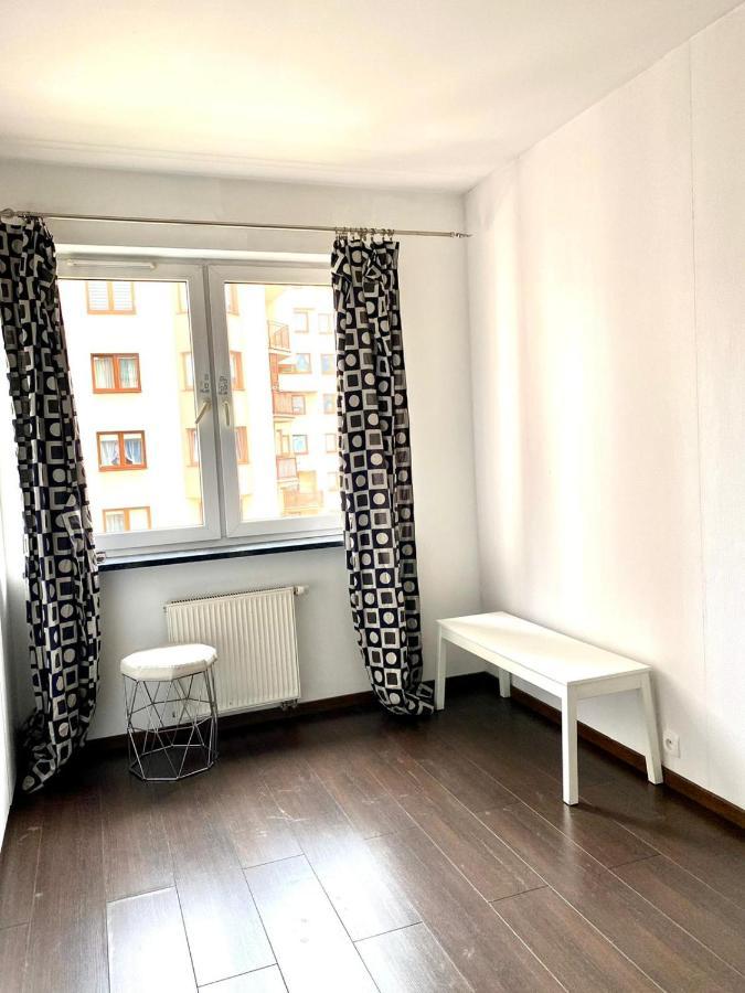 Apartment Bezagenta 2 Bedroom With Balcony Fast Wifi/free Underground Parking Warschau