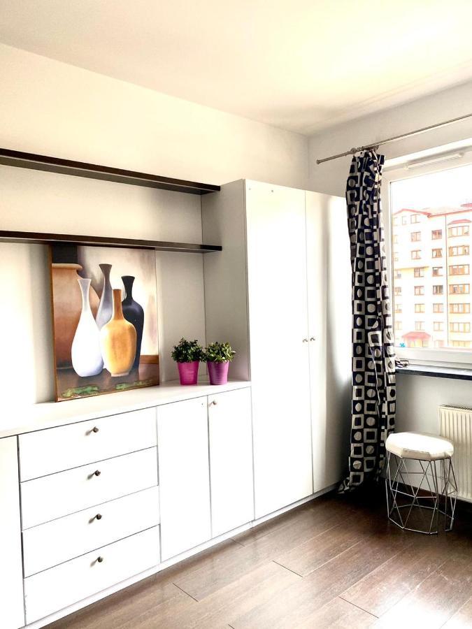 Bezagenta 2 Bedroom With Balcony Fast Wifi/free Underground Parking Warschau