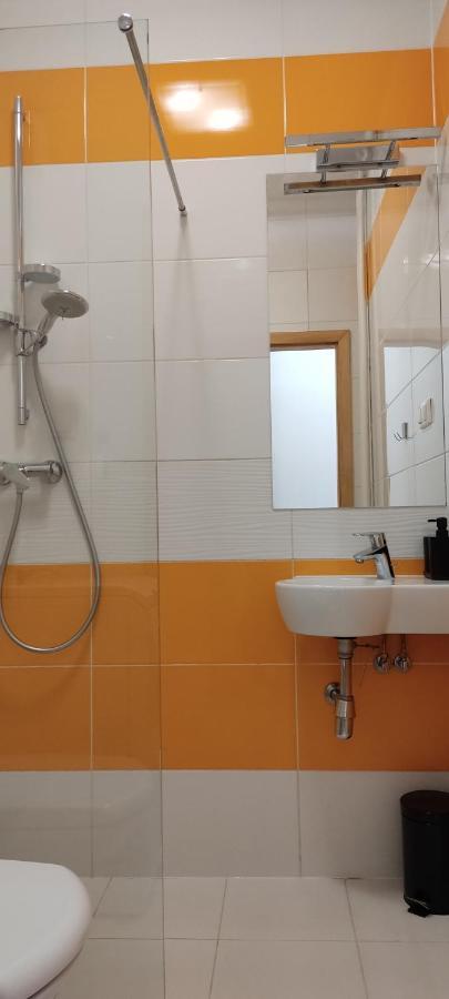 Apartment Be My Guest- Fontany Luxury Metro Wi-fi Free Parking Zone Warsaw