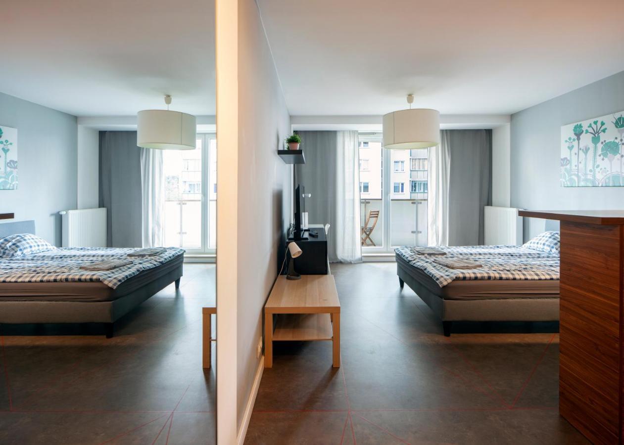 Metro Wilanowska Aparts Apartment Warsaw