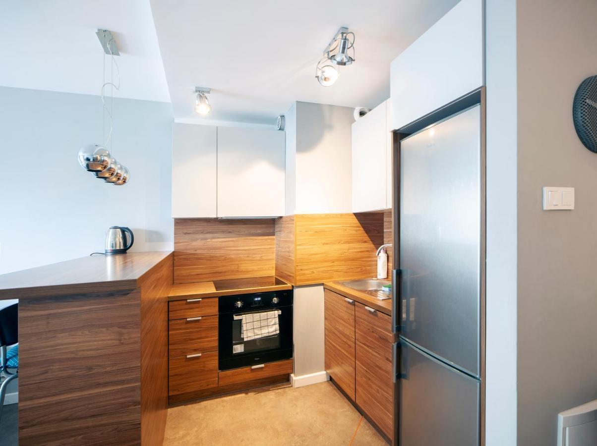 Metro Wilanowska Aparts Apartment Warsaw