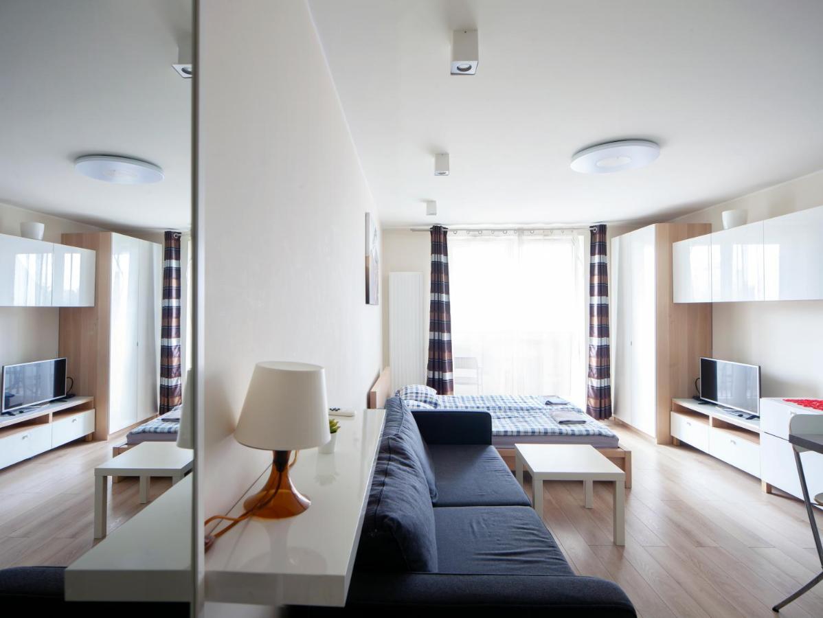 Metro Wilanowska Aparts Apartment