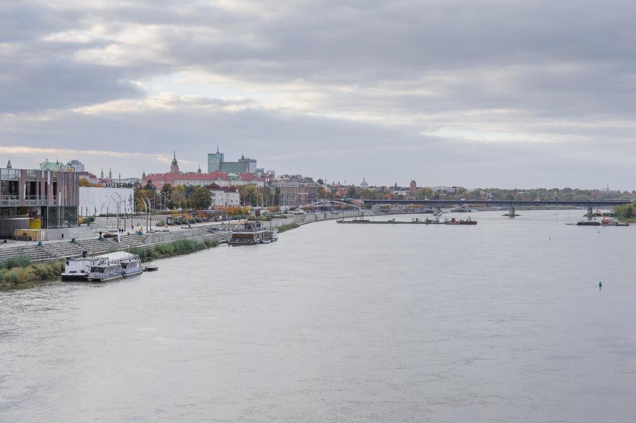 Apartment Lumina With A Large Balcony Near Presidential Palace And River