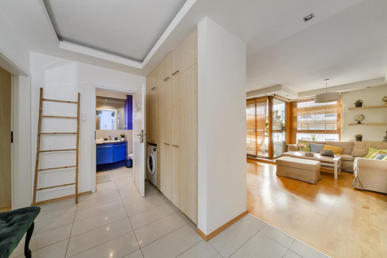Apartment Lumina With A Large Balcony Near Presidential Palace And River