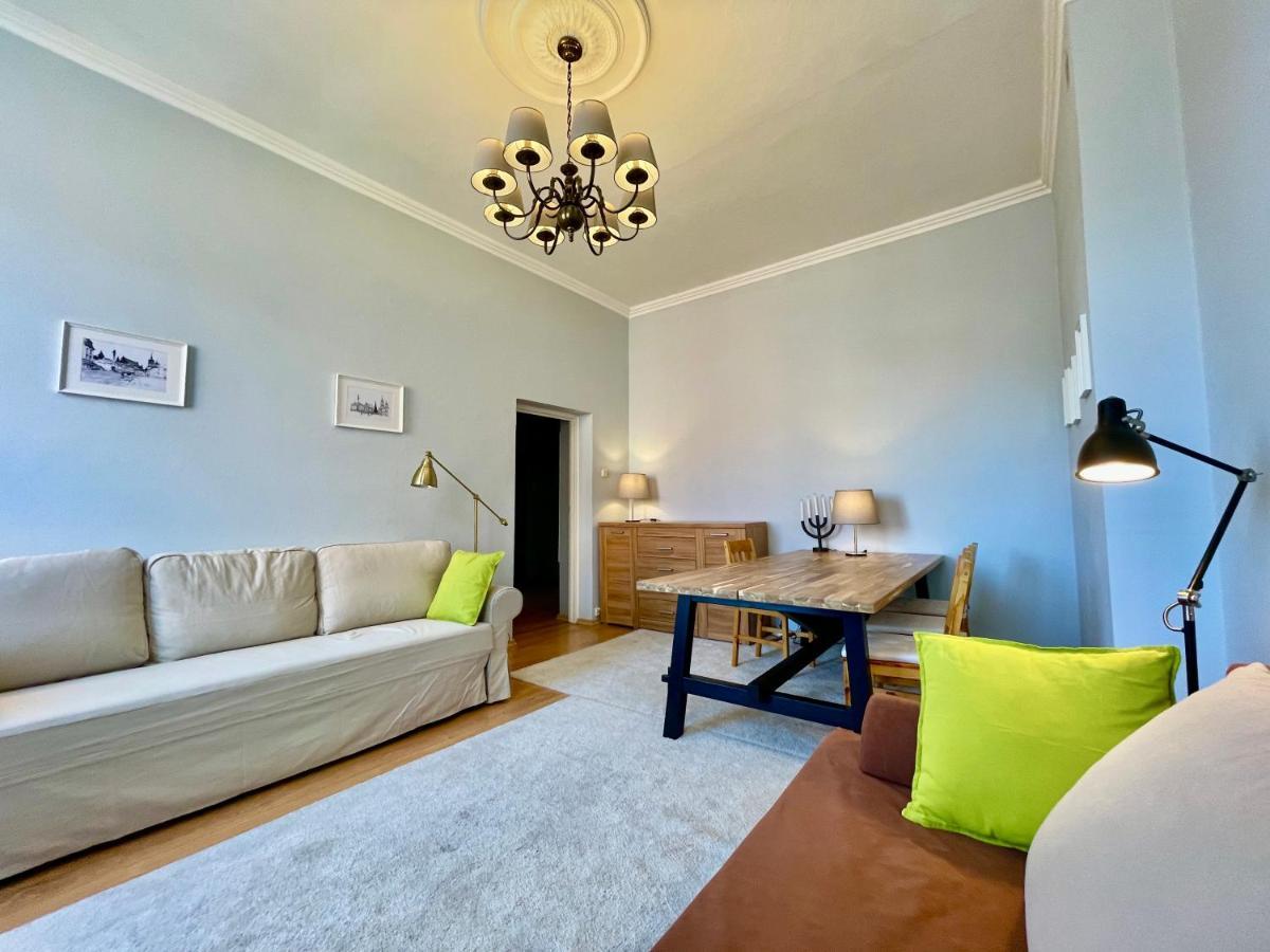 Royal 2 Old Town Fast Wifi Netflix Hbo Appletv+ Warsaw