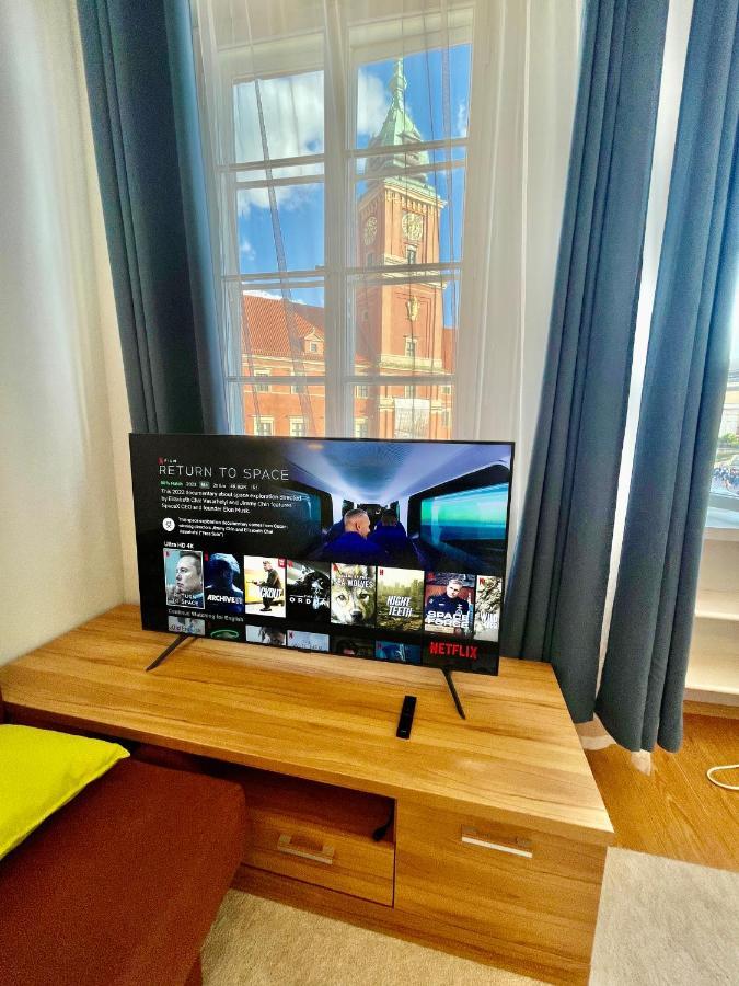 Royal 2 Old Town Fast Wifi Netflix Hbo Appletv+ Apartment Warsaw