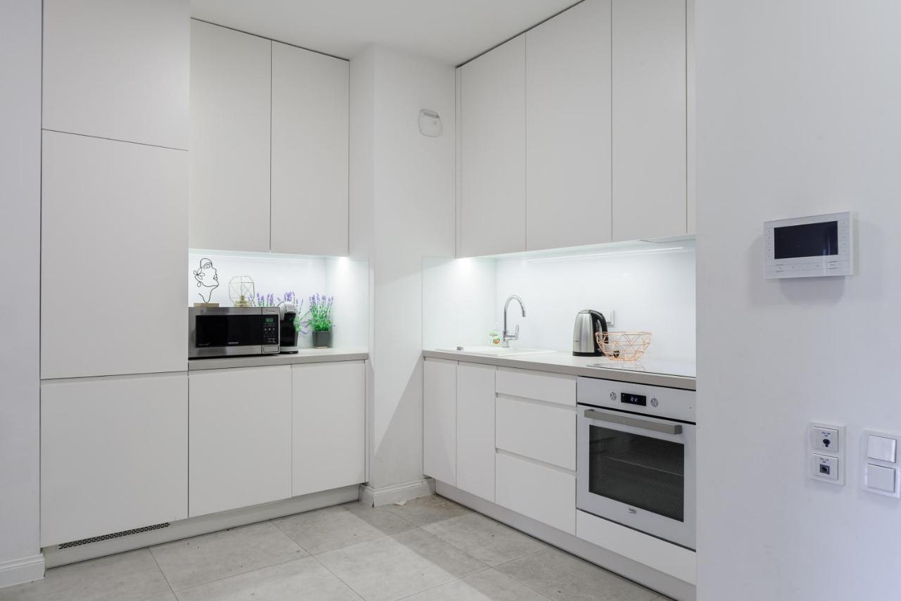Apartment Luxury On Grzybowska Street In Warsaw