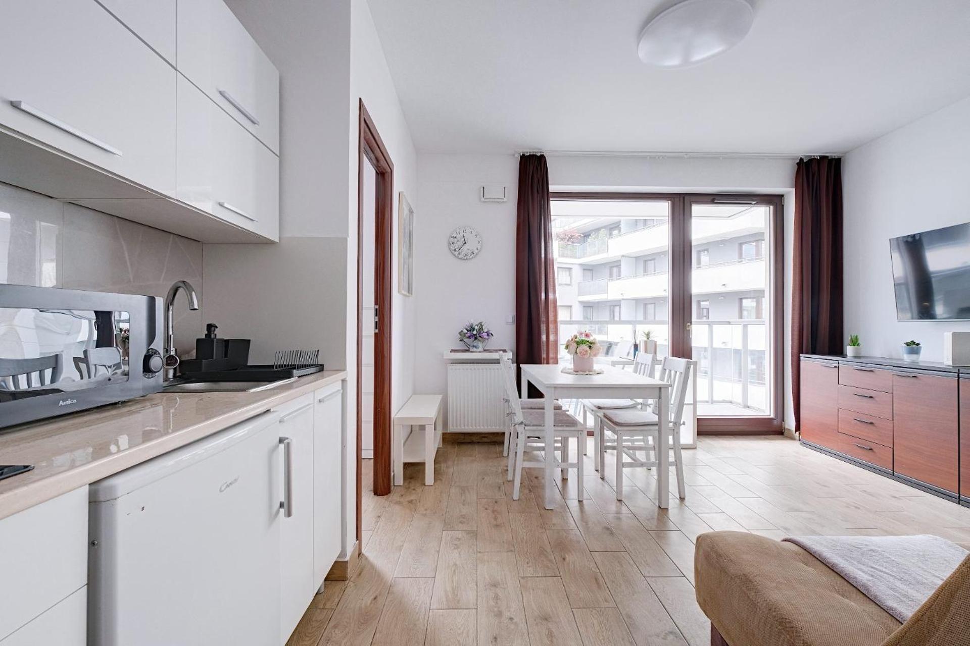 Căn hộ 2 Bedroom Balcony Ac Arkadia Shopping Mall