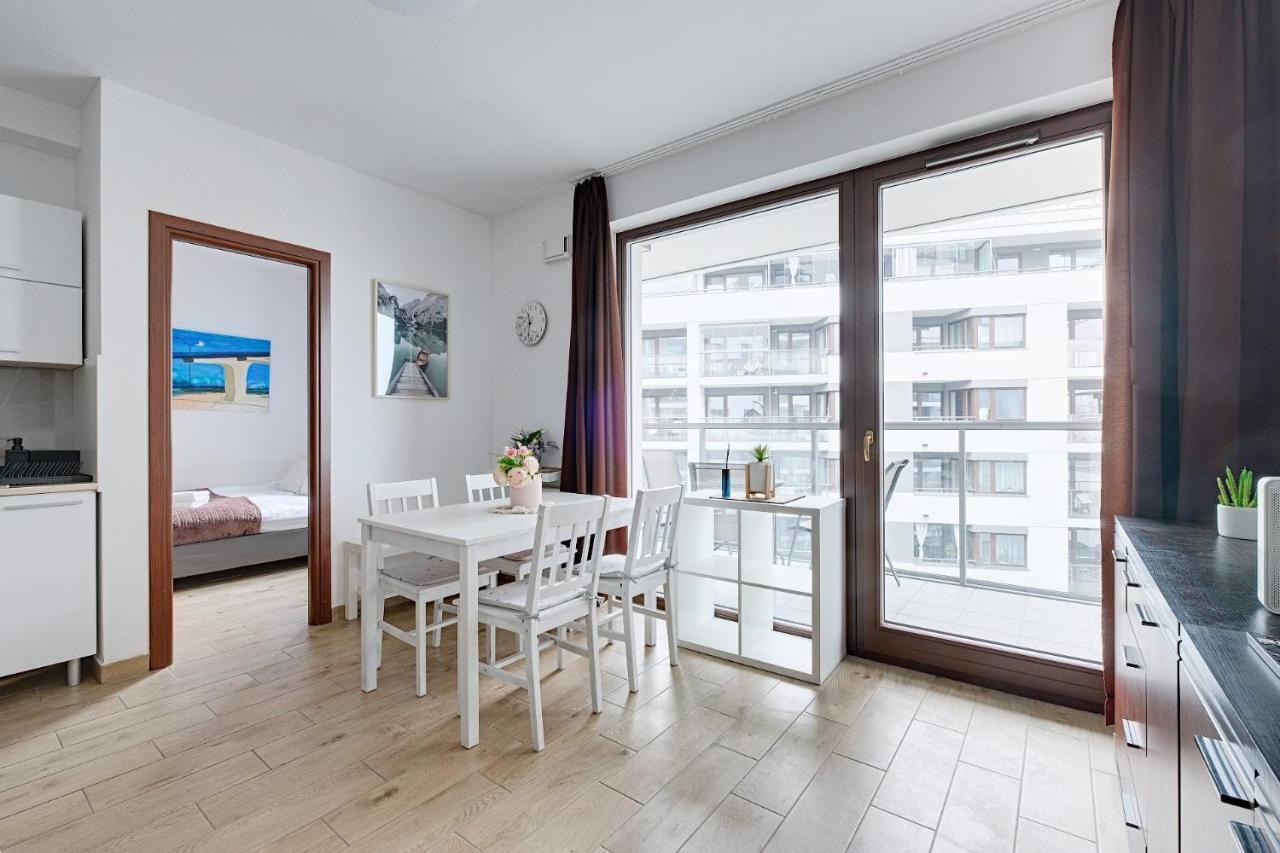 2 Bedroom Balcony Ac Arkadia Shopping Mall *