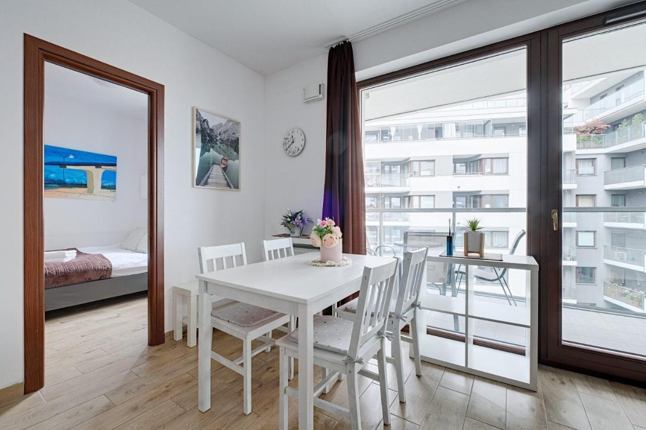 Căn hộ 2 Bedroom Balcony Ac Arkadia Shopping Mall Warsaw