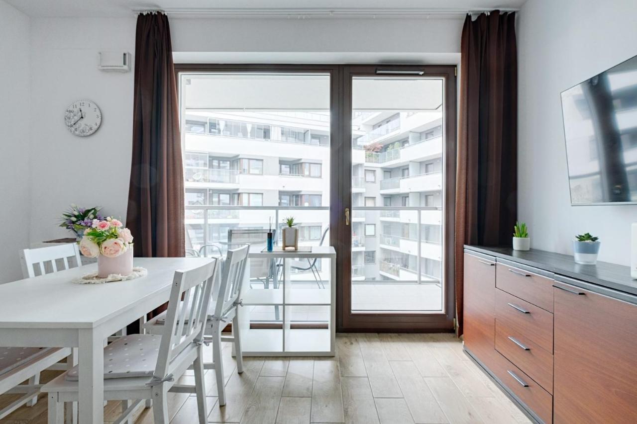 2 Bedroom Balcony Ac Arkadia Shopping Mall