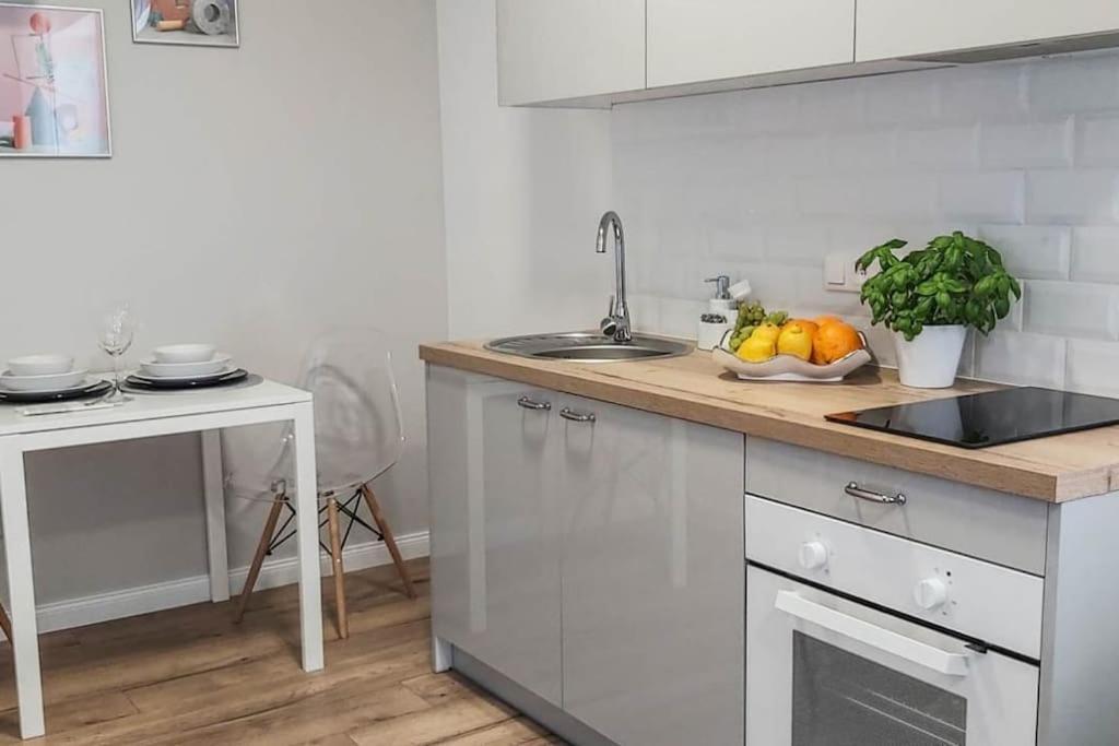 Bezagenta Mozart6 Easy Access To Wifi * Warsaw
