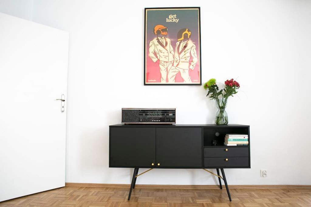 Apartment Oomph Center Well Designed With Balcony Warsaw