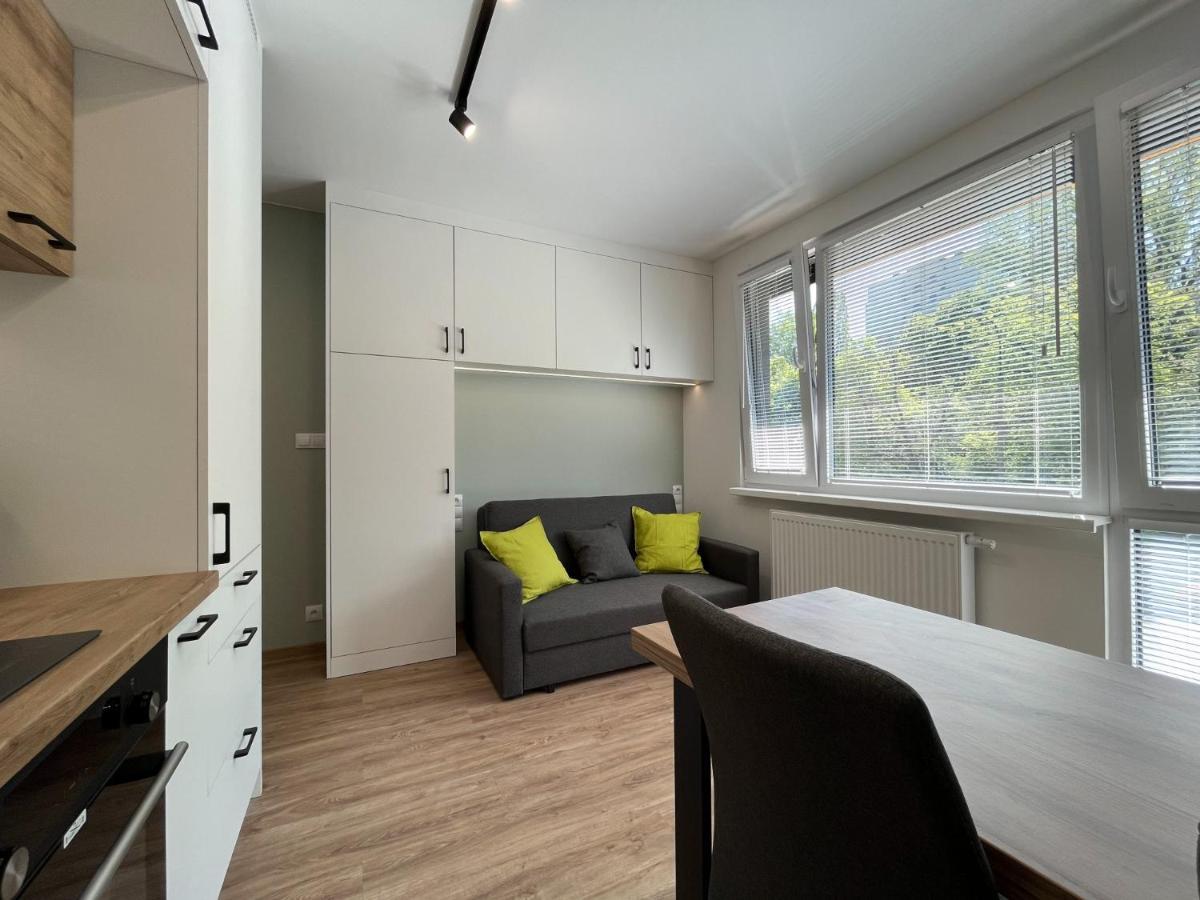 Apartament Batorego 16 Yellow Prywatne Mieszkanie 300m Od Metro Pole Mokotowskie I Sgh Samodzielne Zameldowanie! Self Check-in System! *