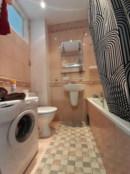 Apartment Mieszkanie Na Doby Plac Hallera *