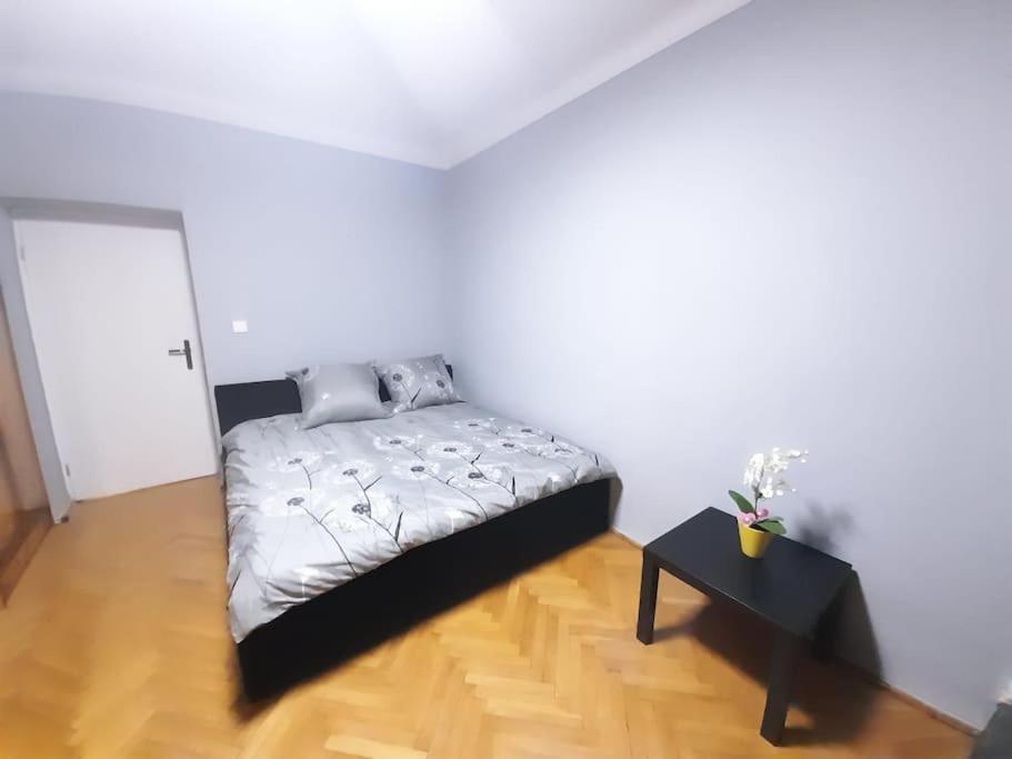 Apartment Mieszkanie Na Doby Plac Hallera *