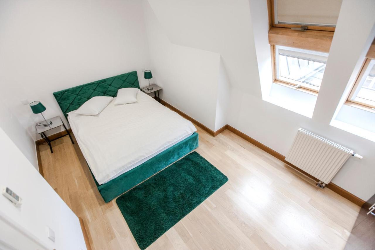 1898 Apartament