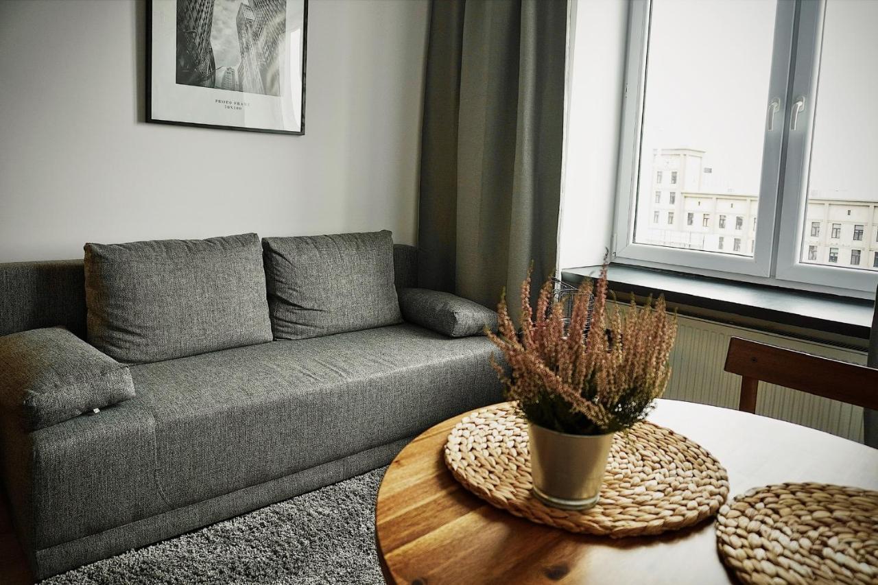 Cozy Downtown Srodmiescie Apartment: Entertainment Hub With Wi-fi Apartment *