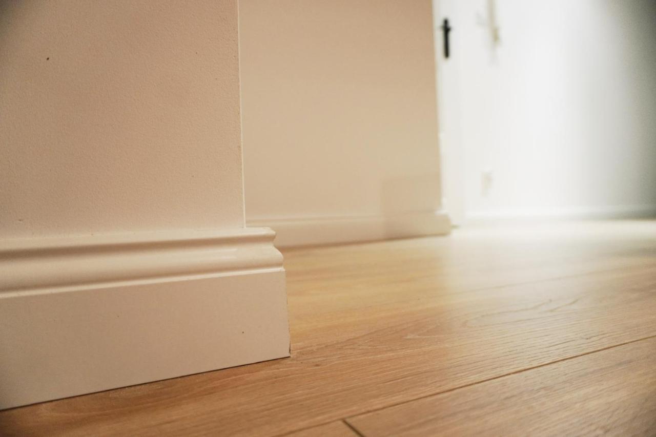 Cozy Downtown Srodmiescie Apartment: Entertainment Hub With Wi-fi *