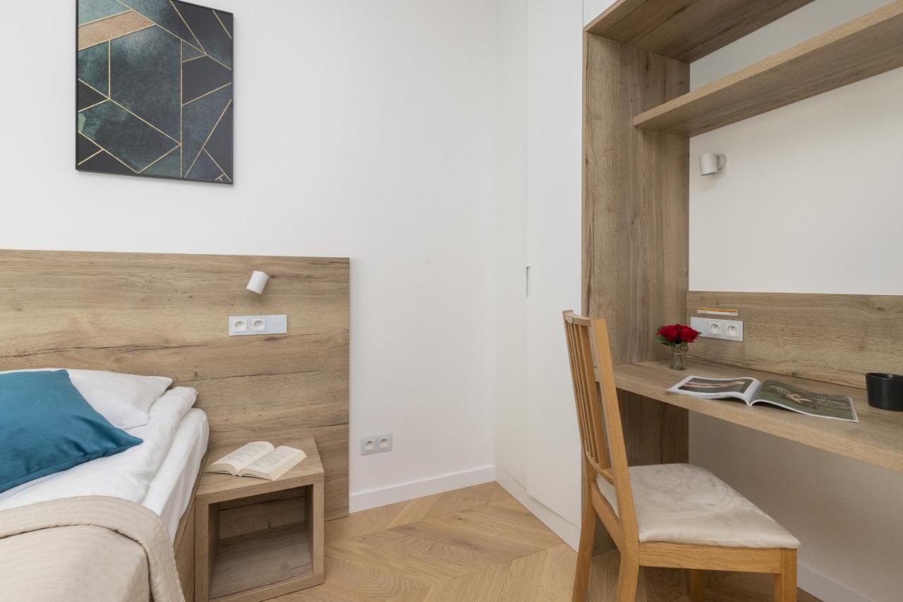 Praga Okrzei By The River By Renters Apartment