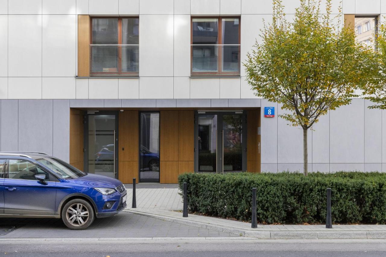 Apartment Praga Okrzei By The River By Renters