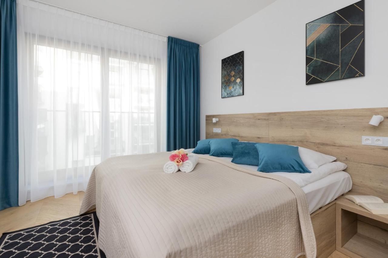 Apartment Praga Okrzei By The River By Renters