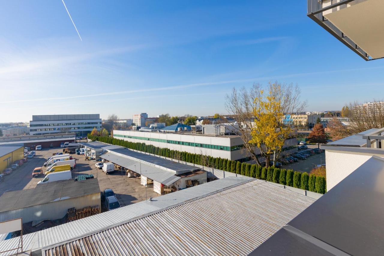 Lopuszanska With Parking Place By Renters *