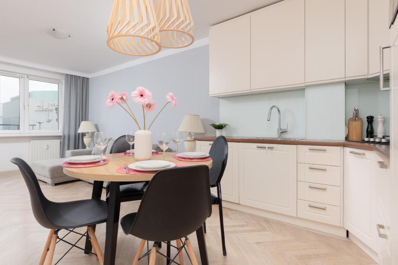Zlota Center Of By Renters *