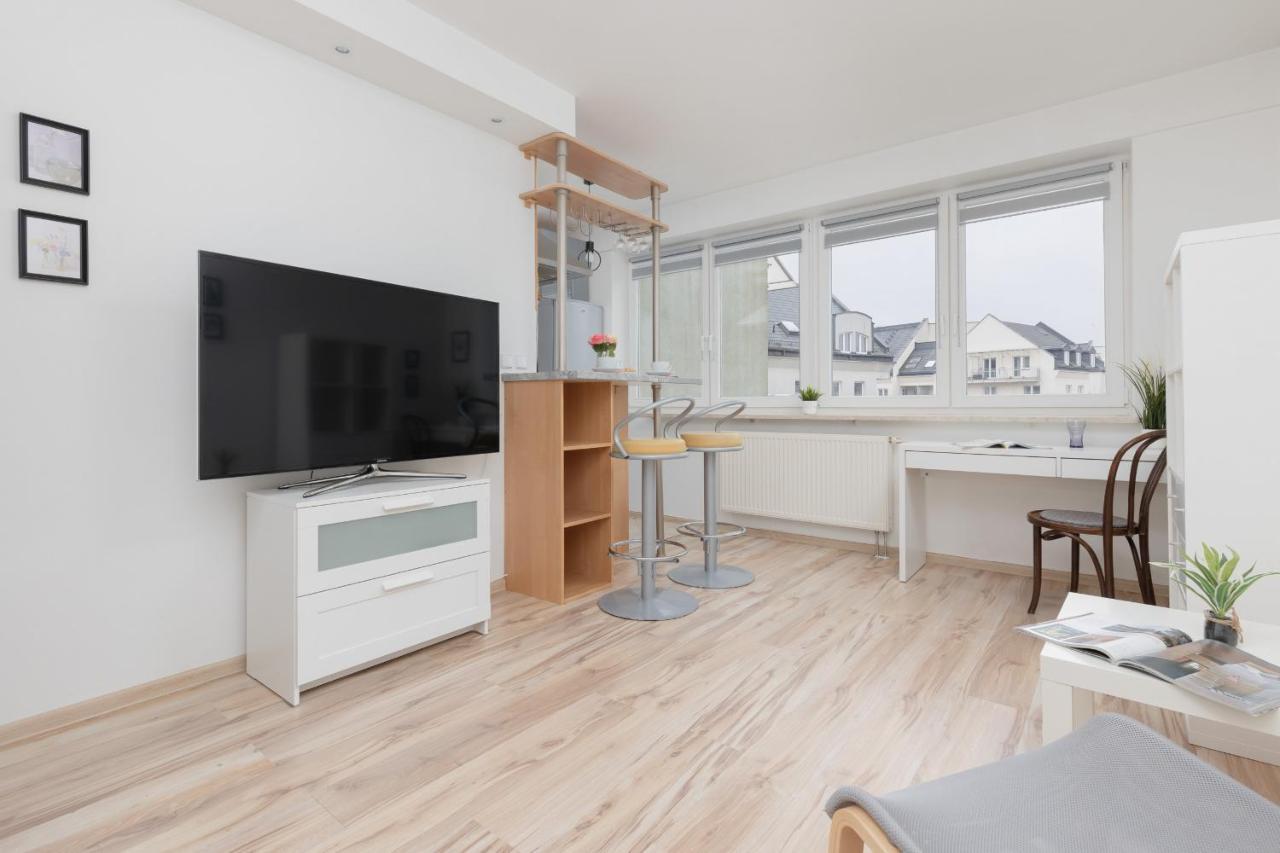 Metro Kabaty Lovely By Renters