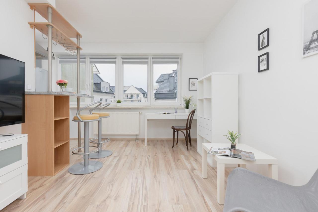 Metro Kabaty Lovely By Renters